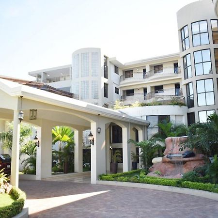 Constellation Hotel Puerto Príncipe Exterior foto